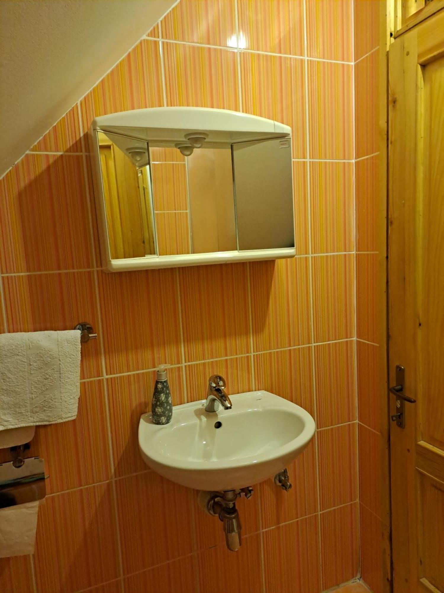 Guesthouse Andrea Poljanak Eksteriør billede