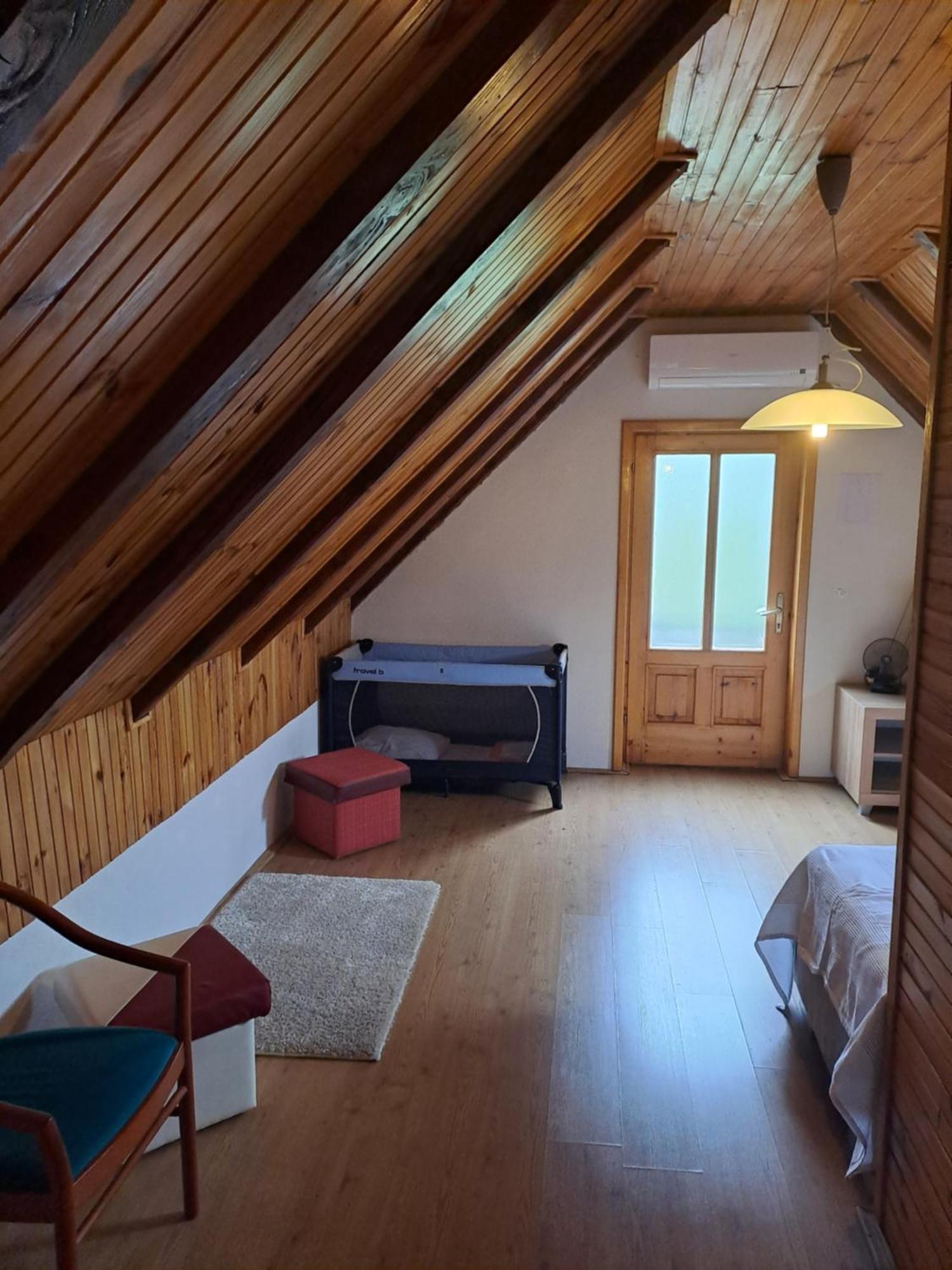 Guesthouse Andrea Poljanak Eksteriør billede
