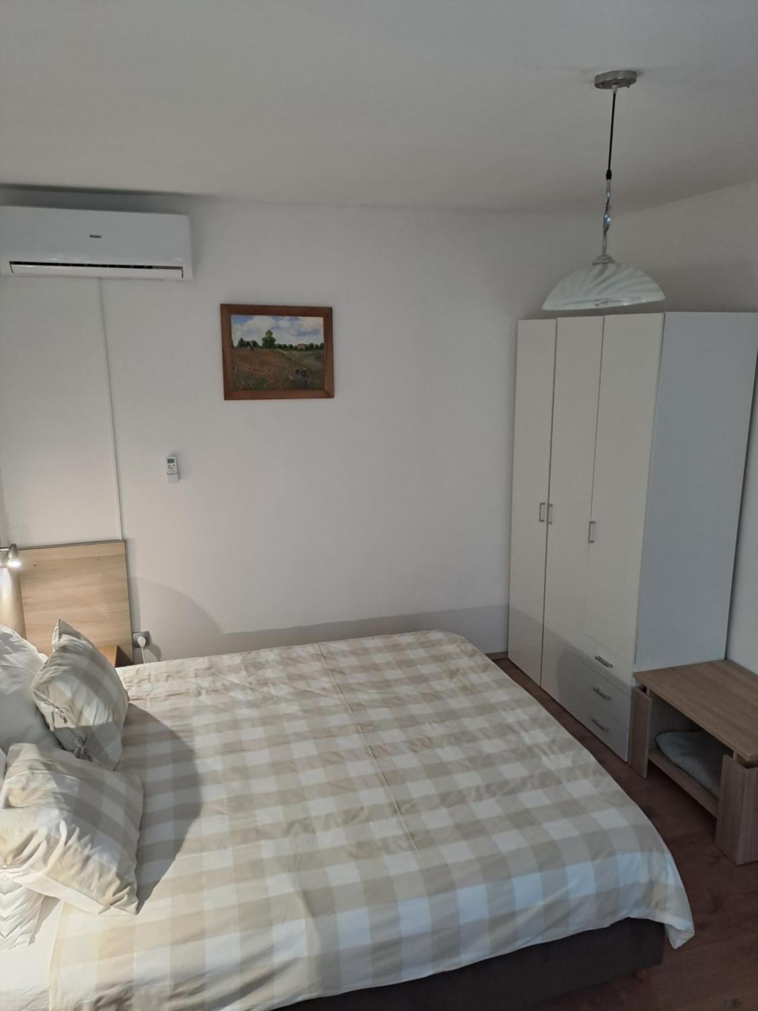 Guesthouse Andrea Poljanak Eksteriør billede