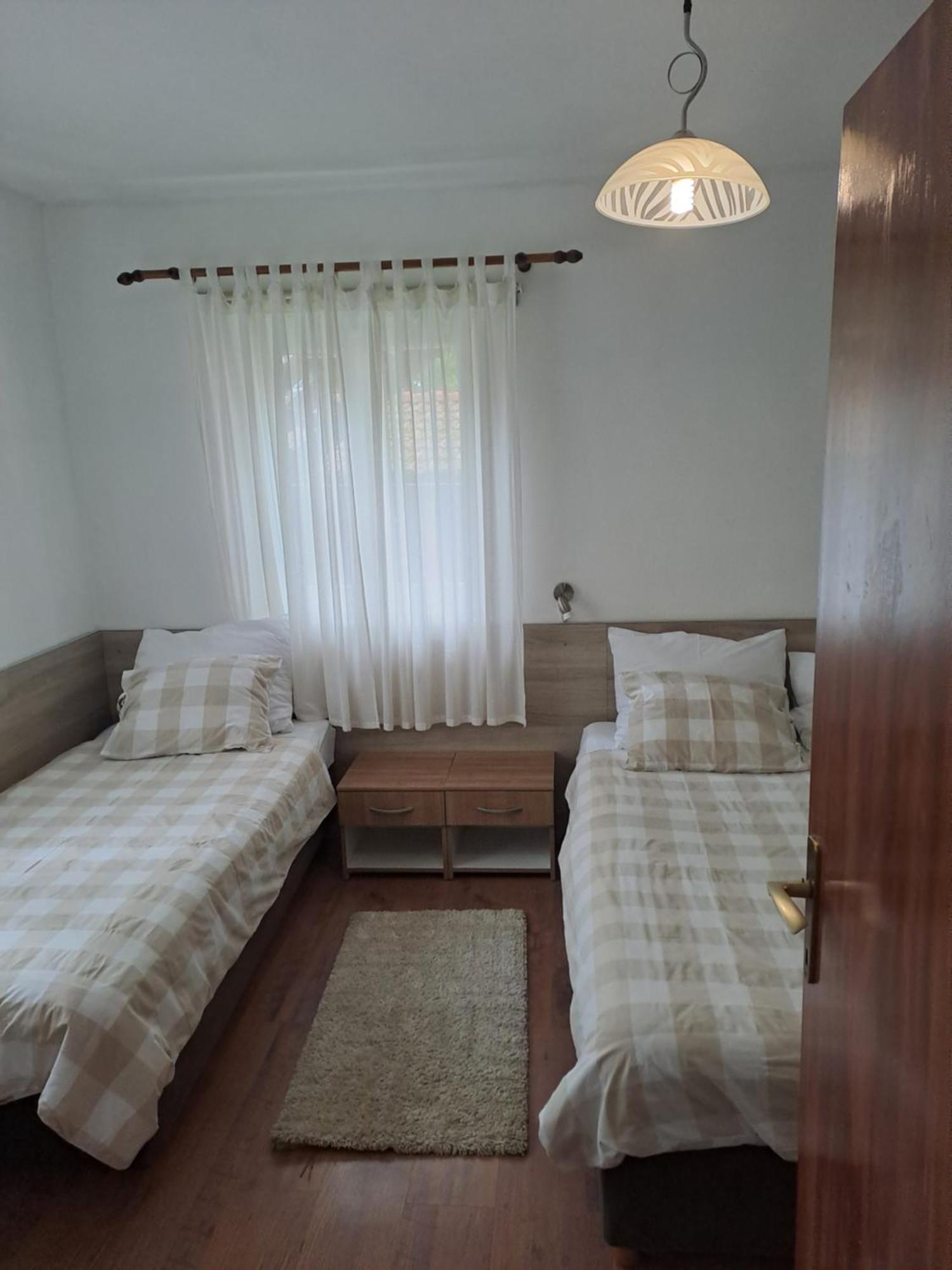 Guesthouse Andrea Poljanak Eksteriør billede