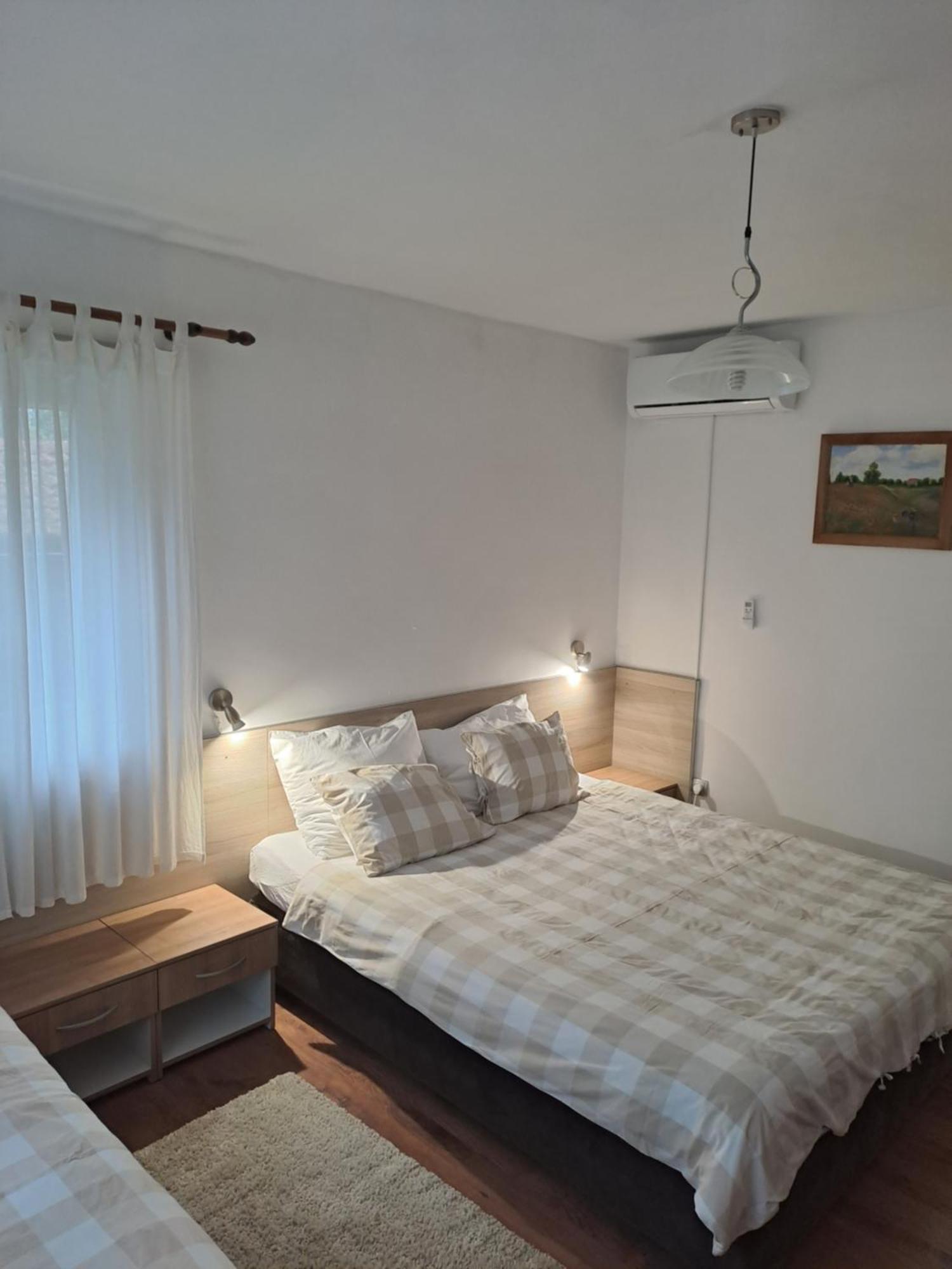Guesthouse Andrea Poljanak Eksteriør billede
