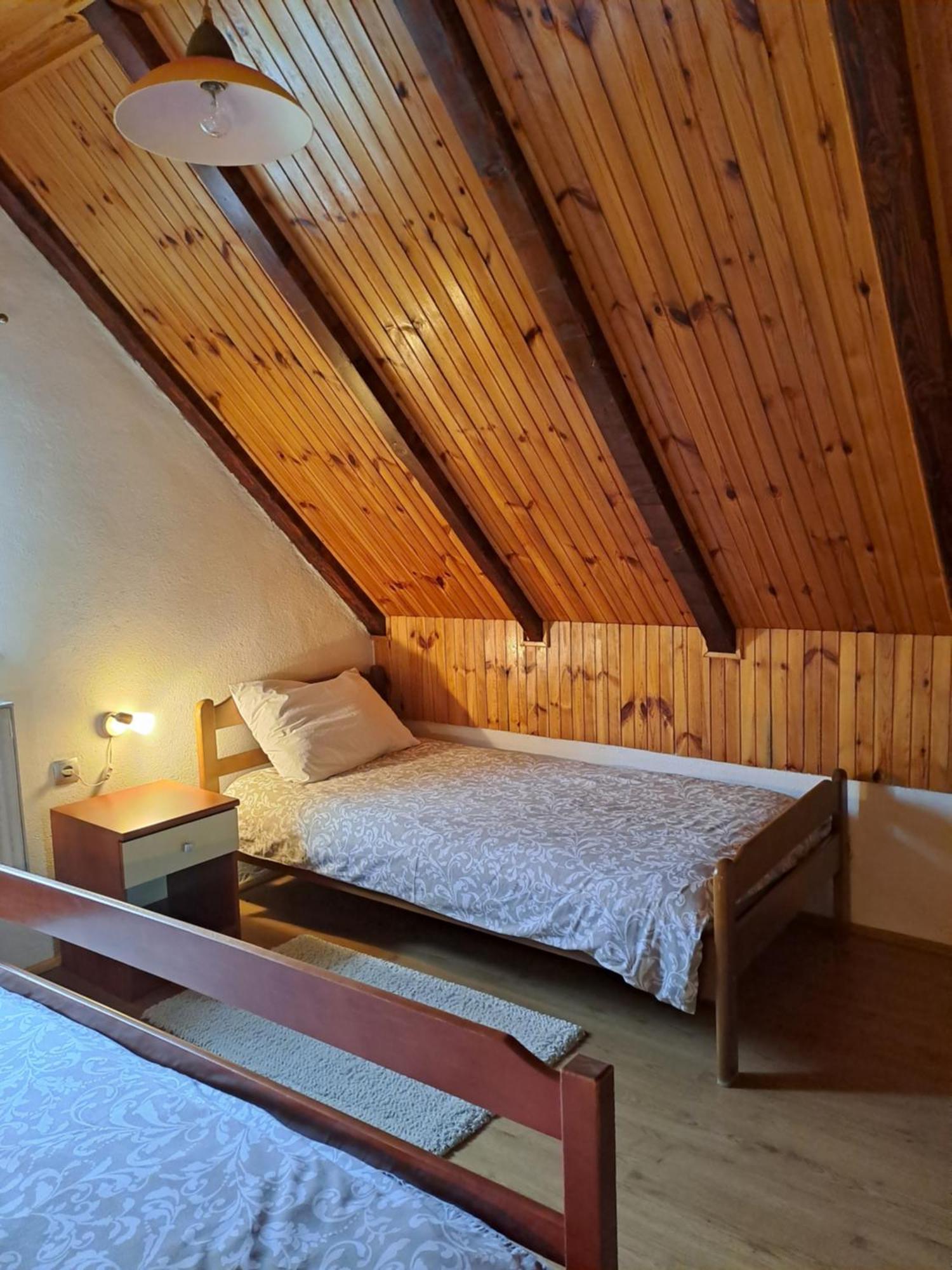 Guesthouse Andrea Poljanak Eksteriør billede